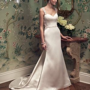 Never worn mint condition wedding / prom dress